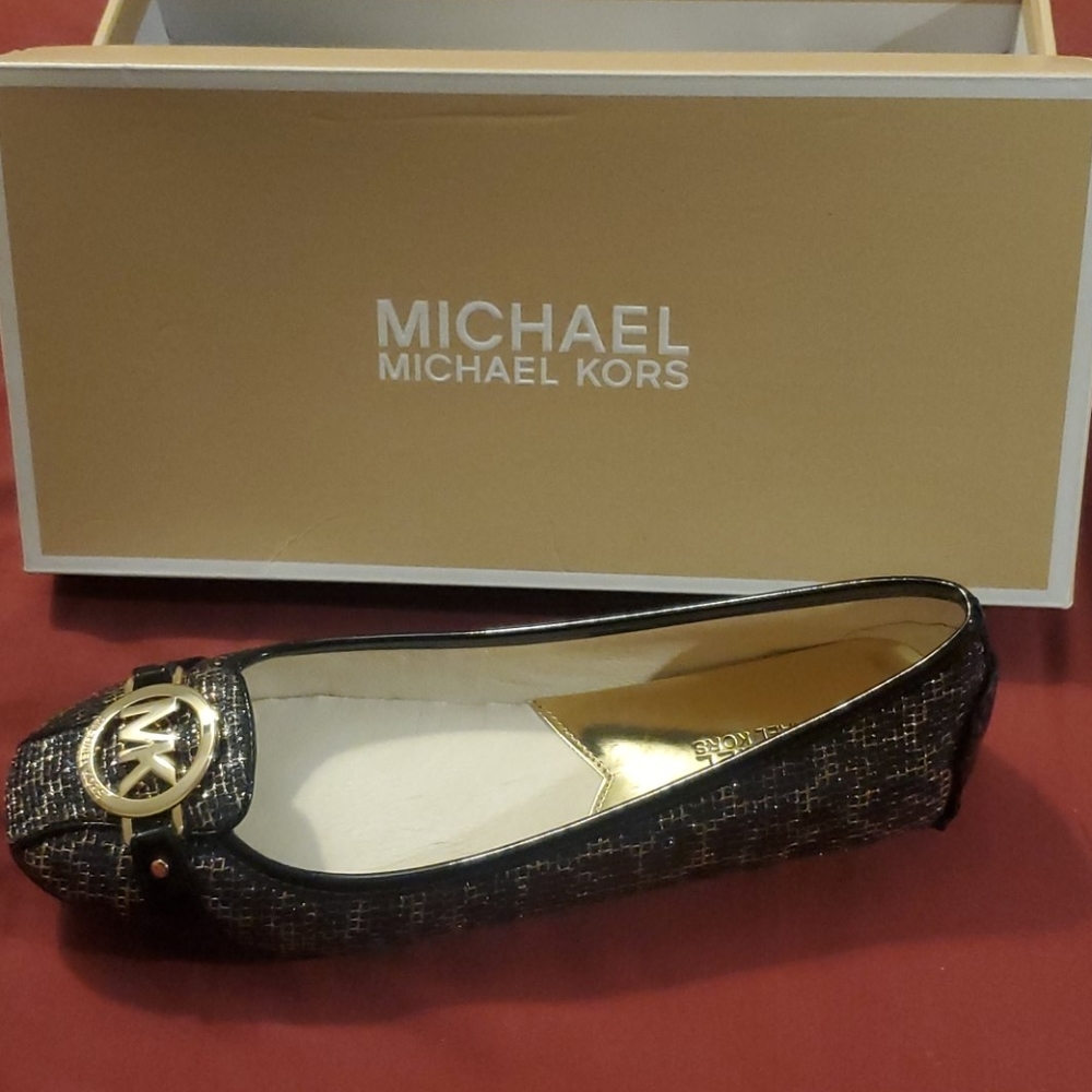 Women's flats